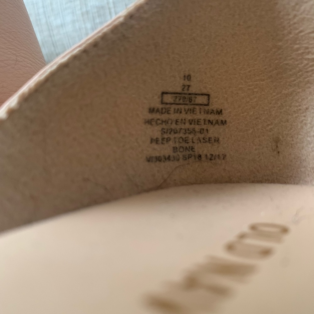 Old Navy Sandals Size 10 - Picture 2 of 4